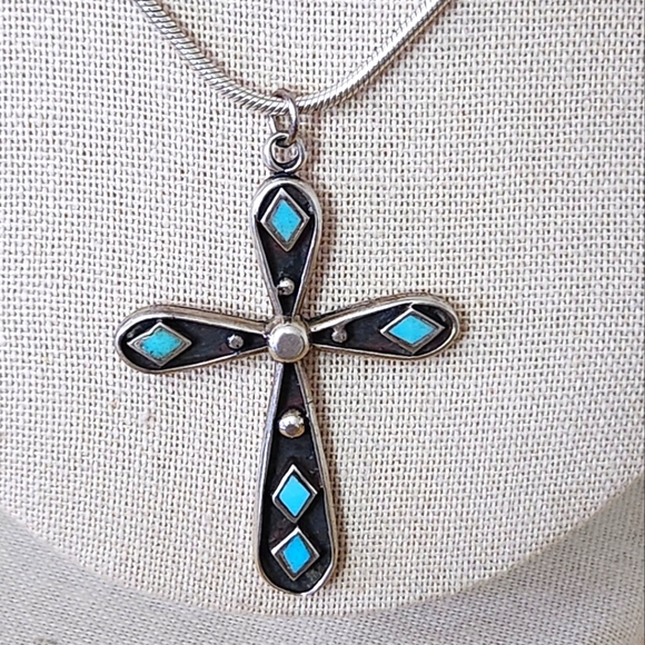 Vtg Sterling Silver Sleeping Beauty Turquoise Cross pendant necklace & 18
